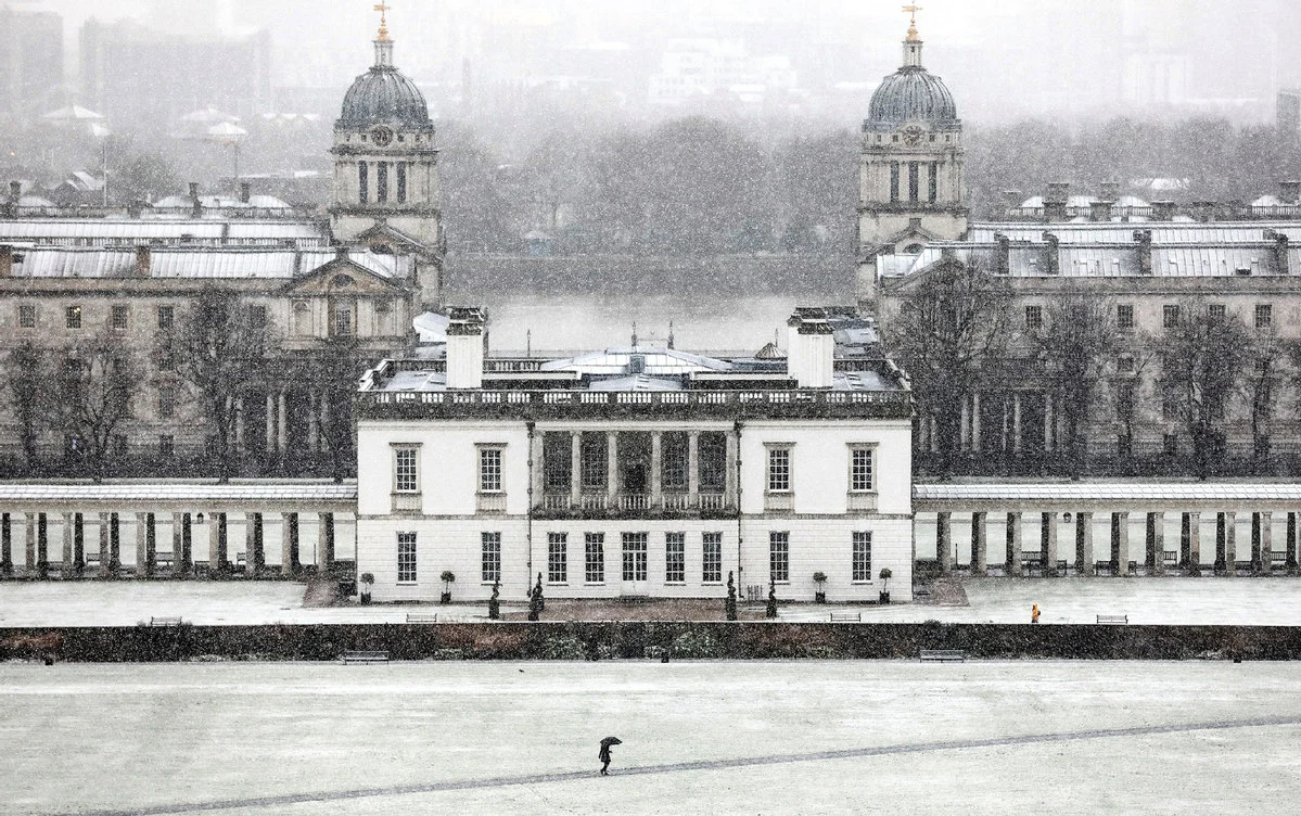 Britain Gripped by Winter’s Fury: Widespread Travel Chaos and Power Outages as Snow and Ice Descend
