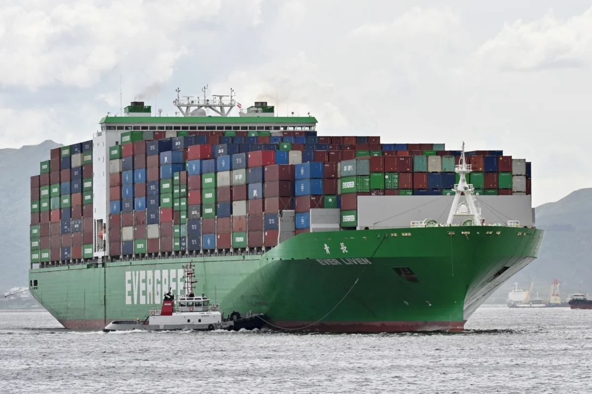 China’s Trade Soars in July, Propelled by Global AI Boom Amidst Geopolitical Tensions.