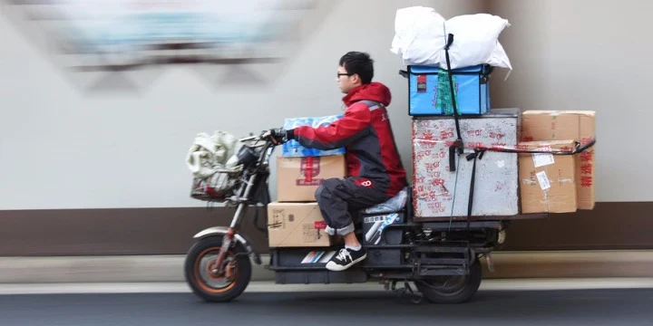 Couriers Top List of Loneliest Professions in China Amidst Booming Digital Economy