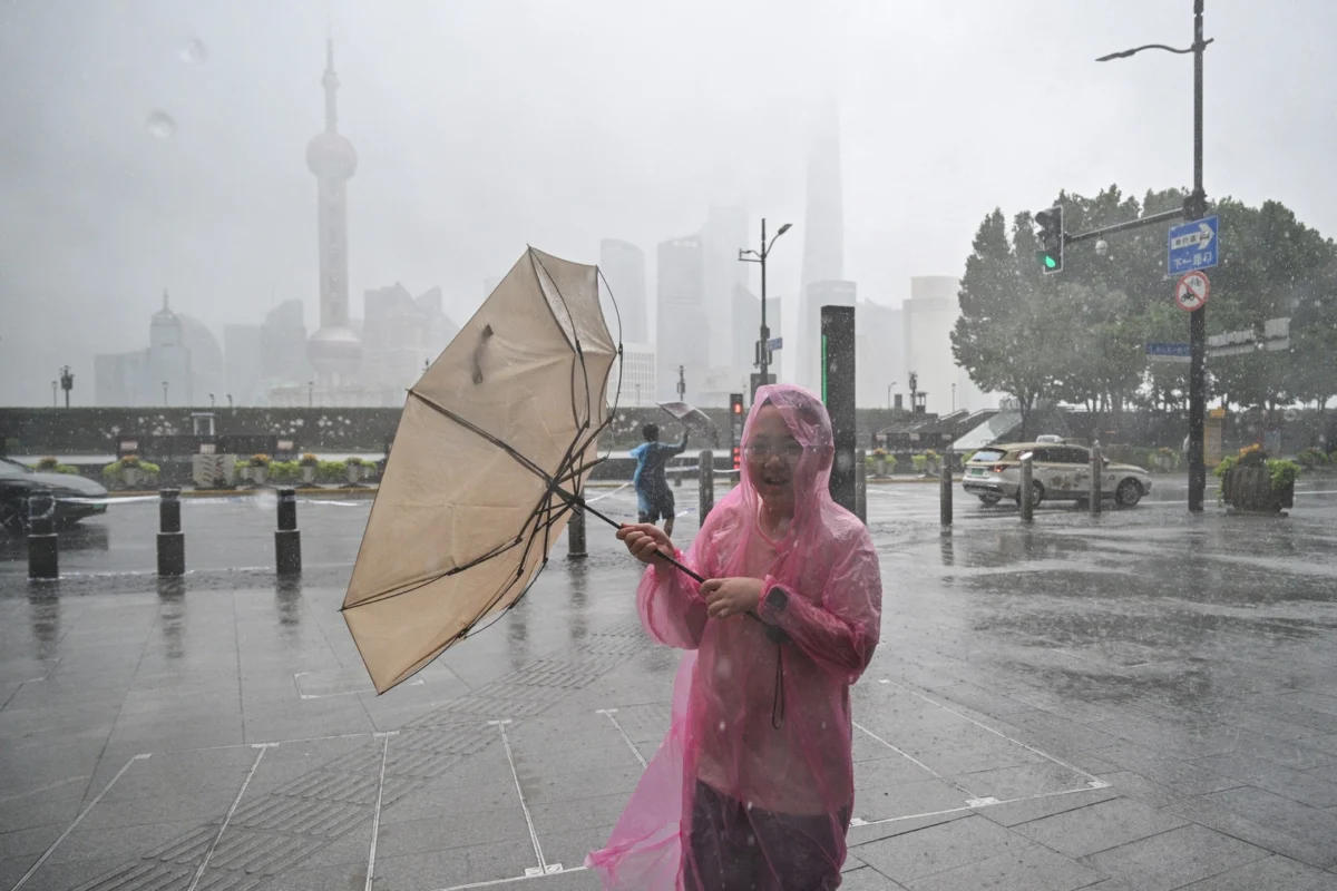 Typhoon Dolphin Batters Eastern China with Torrential Rain, Disrupting Travel and Raising Flood Concerns
