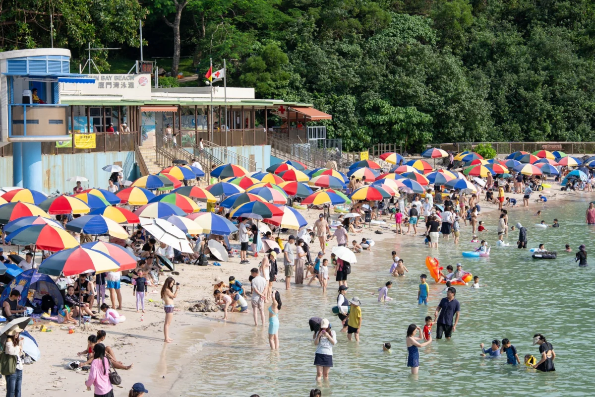 Hong Kong’s Ecotourism Hotspots Overwhelmed During National Day Break, Greenpeace Warns of Growing Overtourism